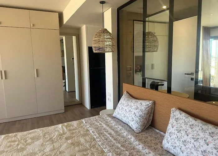 Barefoot Beachfront With Open Seaview,mesca Apartment